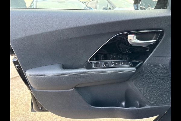 Kia e-Niro DynamicLine 64 kWh | Navi | Camera | 3-fase