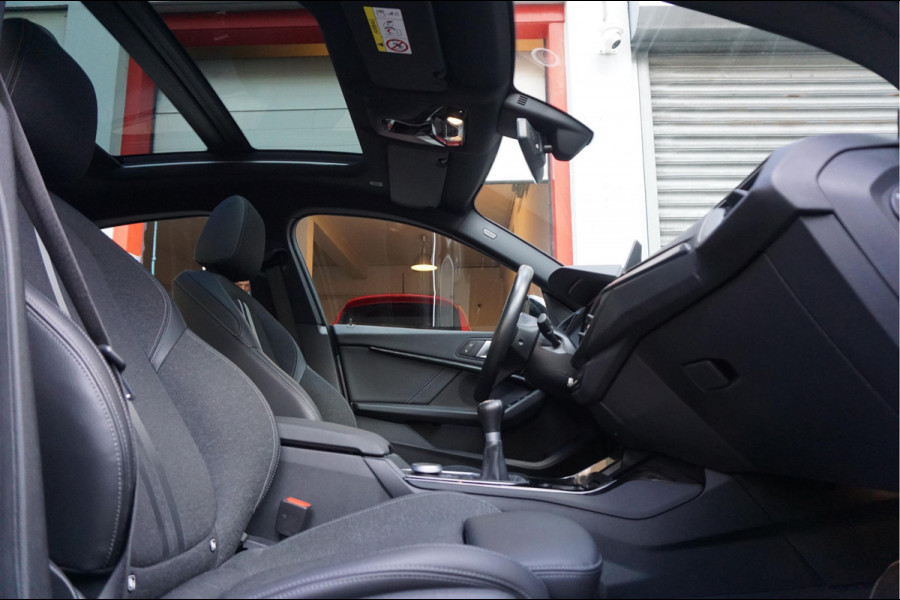 BMW 2 Serie Gran Coupé 218i | Panoramadak | Leer | Sportstoelen | M-Sport accenten | Verwarmd Sportstuur | Stoelverwarming | BMW onderhouden | 2/2026 beurt gehad |