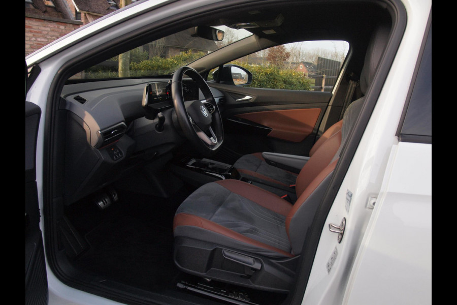 Volkswagen ID.4 First 77 kWh | SOH 90 % | Camera | Trekhaak | Sfeerverlichting | Apple Carplay |
