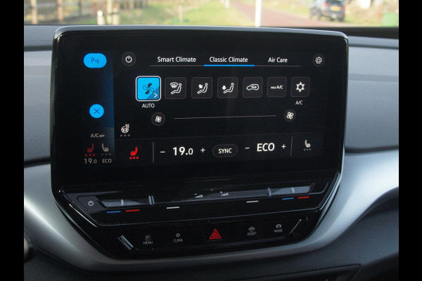 Volkswagen ID.4 First 77 kWh | SOH 90 % | Camera | Trekhaak | Sfeerverlichting | Apple Carplay |