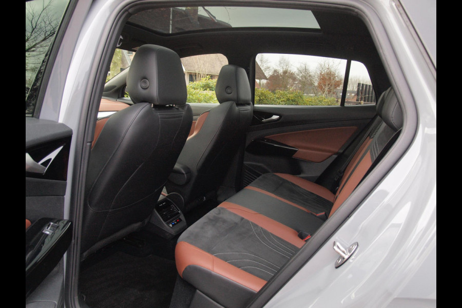 Volkswagen ID.4 Family 77 kWh | Panoramadak | Camera | Sfeerverlichting | Apple Carplay | Cruise Control |