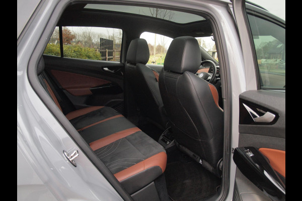 Volkswagen ID.4 Family 77 kWh | Panoramadak | Camera | Sfeerverlichting | Apple Carplay | Cruise Control |