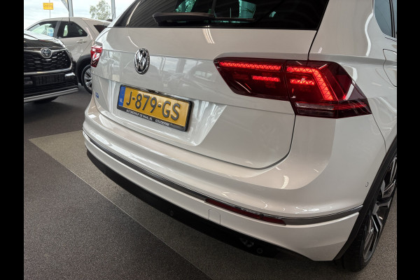 Volkswagen Tiguan 1.5 TSi 150pk DSG Highline Business R-Line CAMERA/VIRTUAL/20INCH/ORYX WHITE PEARL