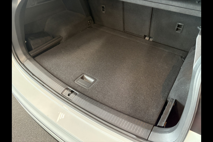 Volkswagen Tiguan 1.5 TSi 150pk DSG Highline Business R-Line CAMERA/VIRTUAL/20INCH/ORYX WHITE PEARL