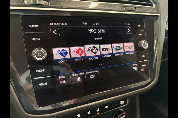 Volkswagen Tiguan 1.5 TSi 150pk DSG Highline Business R-Line CAMERA/VIRTUAL/20INCH/ORYX WHITE PEARL