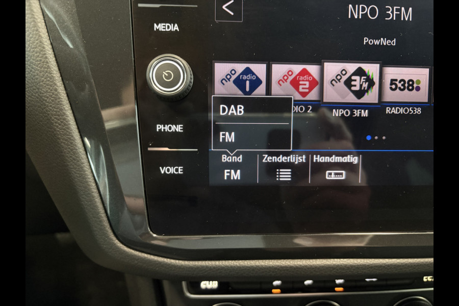 Volkswagen Tiguan 1.5 TSi 150pk DSG Highline Business R-Line CAMERA/VIRTUAL/20INCH/ORYX WHITE PEARL