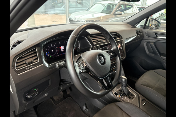 Volkswagen Tiguan 1.5 TSi 150pk DSG Highline Business R-Line CAMERA/VIRTUAL/20INCH/ORYX WHITE PEARL