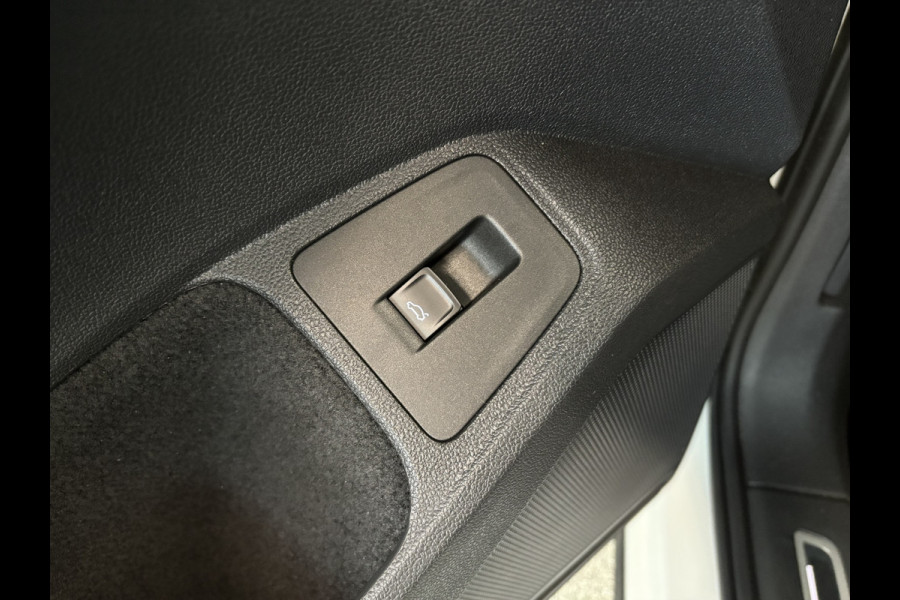 Volkswagen Tiguan 1.5 TSi 150pk DSG Highline Business R-Line CAMERA/VIRTUAL/20INCH/ORYX WHITE PEARL