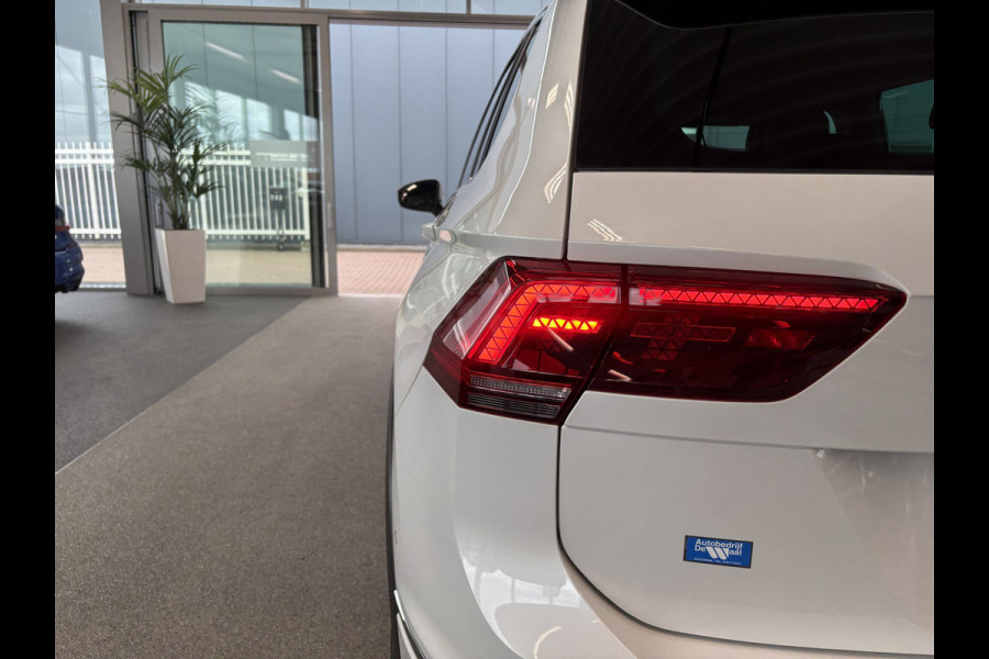 Volkswagen Tiguan 1.5 TSi 150pk DSG Highline Business R-Line CAMERA/VIRTUAL/20INCH/ORYX WHITE PEARL