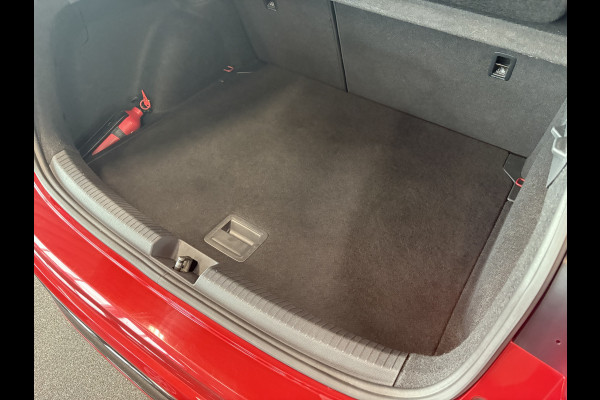 Volkswagen Taigo 1.0 TSi DSG R-Line Business SCHUIFDAK/KEYLESS/CAMERA/18INCH/DODEHOEK/ADAPT.CRUISE