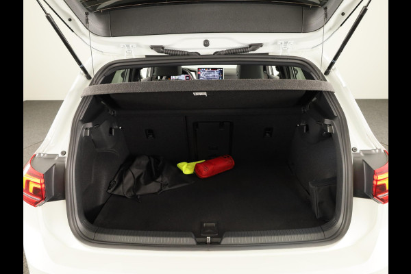 Volkswagen Golf 1.5 eHybrid 50 Edition 204 PK | Automaat (DSG) | Navigatie | Camera | 18 Inch | Verlengde garantie