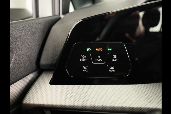 Volkswagen Golf 1.5 eHybrid 50 Edition 204 PK | Automaat (DSG) | Navigatie | Camera | 18 Inch | Verlengde garantie