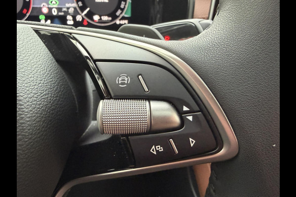 Škoda Kodiaq 1.5 TSI PHEV Plug-in Panorama Stoel-/stuur verwarming head-up Trekhaak camera V+A Memory seats Carplay