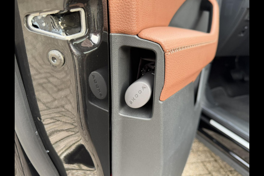 Škoda Kodiaq 1.5 TSI PHEV Plug-in Panorama Stoel-/stuur verwarming head-up Trekhaak camera V+A Memory seats Carplay