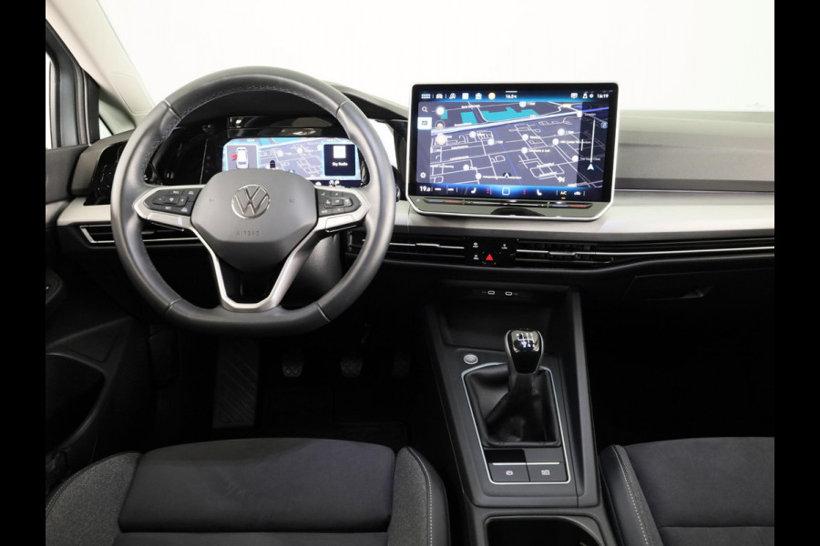 Volkswagen Golf variant Life Business 1.5 TSI 85 kW / 116 pk Variant 6 ver Navigatie | Extra getint glas | Verlengde garantie