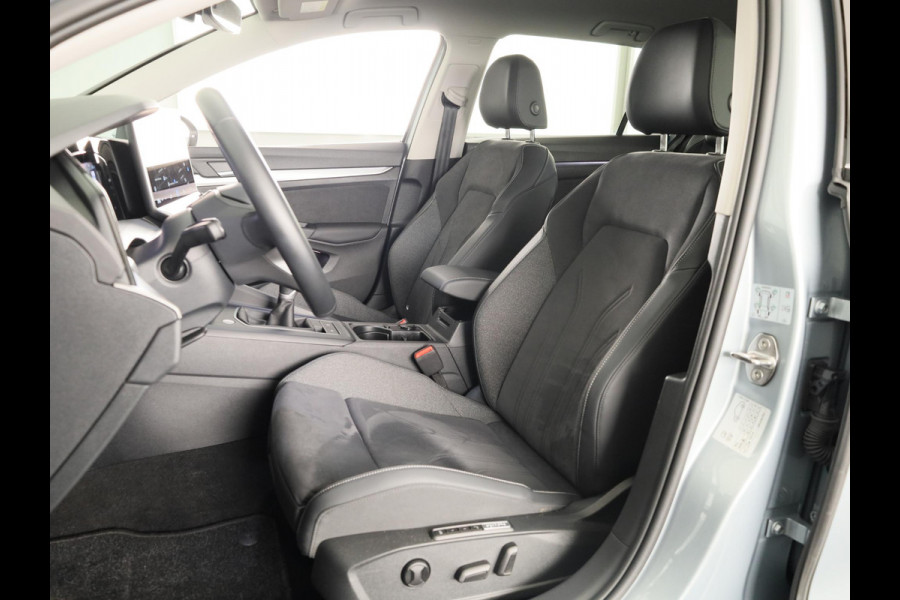 Volkswagen Golf variant Life Business 1.5 TSI 85 kW / 116 pk Variant 6 ver Navigatie | Extra getint glas | Verlengde garantie