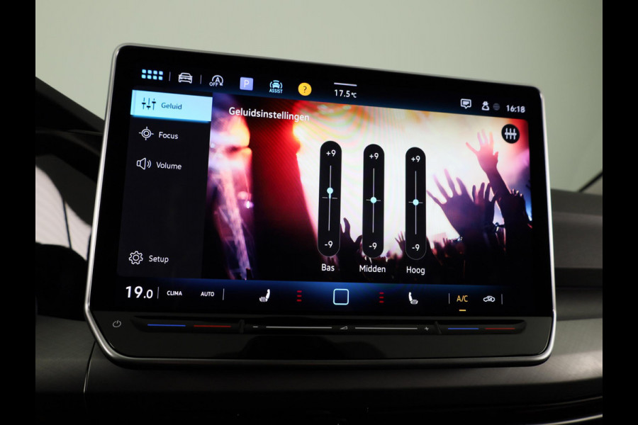 Volkswagen Golf variant Life Business 1.5 TSI 85 kW / 116 pk Variant 6 ver Navigatie | Extra getint glas | Verlengde garantie