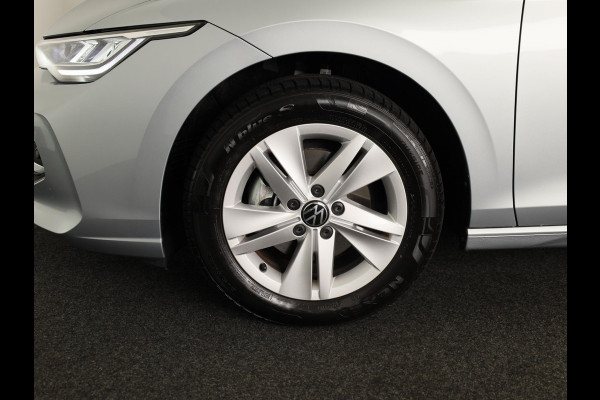 Volkswagen Golf variant Life Business 1.5 TSI 85 kW / 116 pk Variant 6 ver Navigatie | Extra getint glas | Verlengde garantie