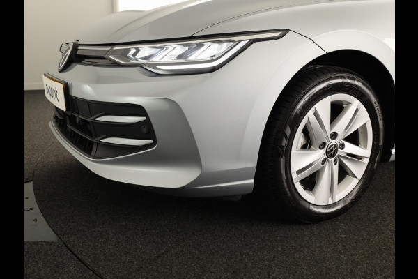 Volkswagen Golf variant Life Business 1.5 TSI 85 kW / 116 pk Variant 6 ver Navigatie | Extra getint glas | Verlengde garantie