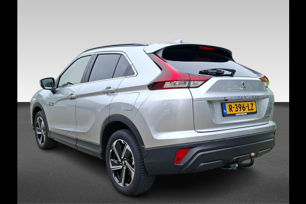 Mitsubishi Eclipse Cross 2.4 PHEV Intense Deze auto is reeds binnen en kunt U ALS EERSTE bezichtigen! Fabrieksgarantie tot 2030!