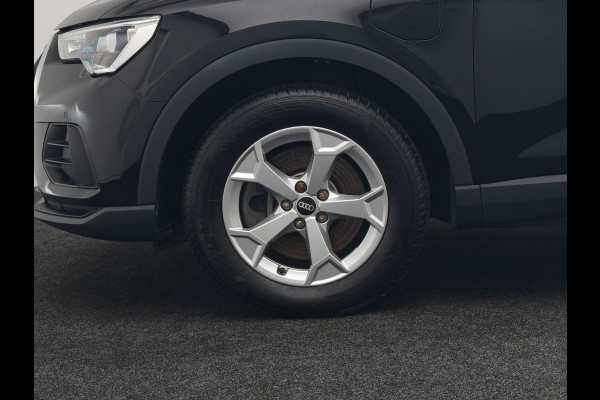 Audi Q3 45 TFSI e edition Plug In Hybrid 245pk Dealer O.H. PHEV | Trekhaak Af Fabriek | Adaptive Cruise | Camera | Voorstoelen Verwarmd | Blis | Apple Carplay | Virtual | Navigatie | DAB |