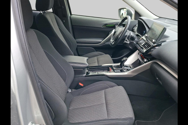 Mitsubishi Eclipse Cross 2.4 PHEV Intense Deze auto is reeds binnen en kunt U ALS EERSTE bezichtigen! Fabrieksgarantie tot 2030!