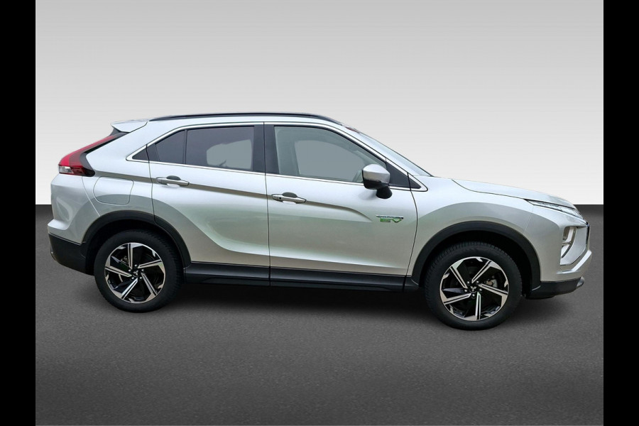 Mitsubishi Eclipse Cross 2.4 PHEV Intense Deze auto is reeds binnen en kunt U ALS EERSTE bezichtigen! Fabrieksgarantie tot 2030!