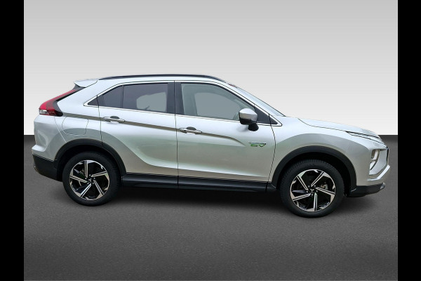 Mitsubishi Eclipse Cross 2.4 PHEV Intense Deze auto is reeds binnen en kunt U ALS EERSTE bezichtigen! Fabrieksgarantie tot 2030!