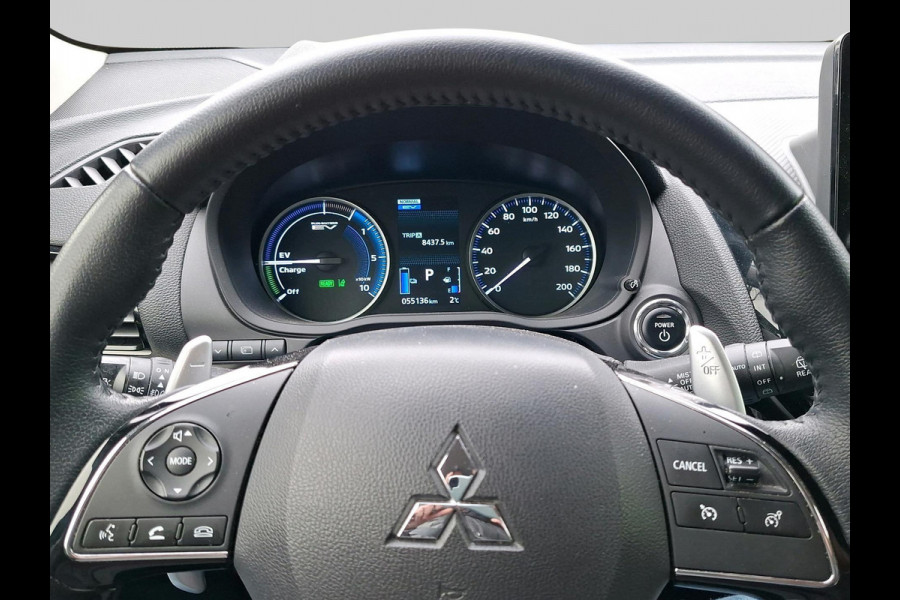 Mitsubishi Eclipse Cross 2.4 PHEV Intense Deze auto is reeds binnen en kunt U ALS EERSTE bezichtigen! Fabrieksgarantie tot 2030!