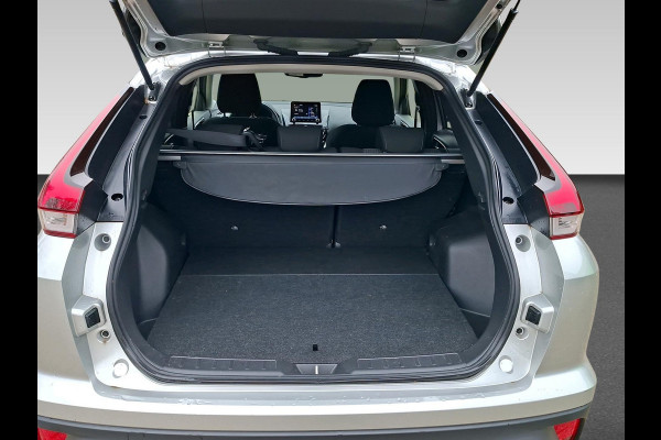 Mitsubishi Eclipse Cross 2.4 PHEV Intense Deze auto is reeds binnen en kunt U ALS EERSTE bezichtigen! Fabrieksgarantie tot 2030!