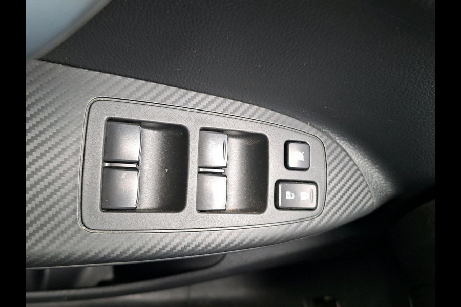 Mitsubishi Eclipse Cross 2.4 PHEV Intense Deze auto is reeds binnen en kunt U ALS EERSTE bezichtigen! Fabrieksgarantie tot 2030!