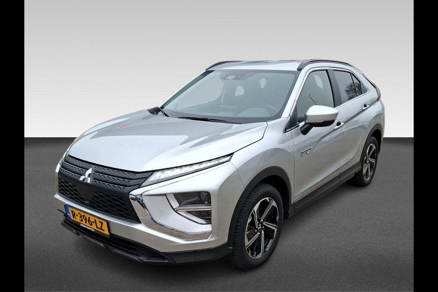 Mitsubishi Eclipse Cross 2.4 PHEV Intense Deze auto is reeds binnen en kunt U ALS EERSTE bezichtigen! Fabrieksgarantie tot 2030!