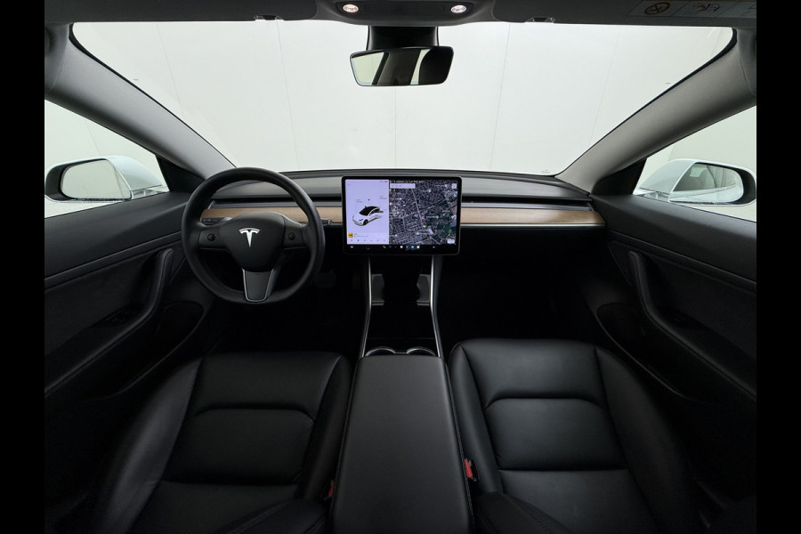 Tesla Model 3 RWD SR plus LFP Accu AutoPilot Leder Panoramadak Adaptive-Cruise Camera's Elektr.-Stuur+Stoelen+Spiegels+Geheugen+Easy-Entry+Ver Navi LED DAB Voorverwarmen Keyless One-Pedal-Drive Lmv 18" SOH 90% 1e Eigenaar Origineel Nederlandse Auto