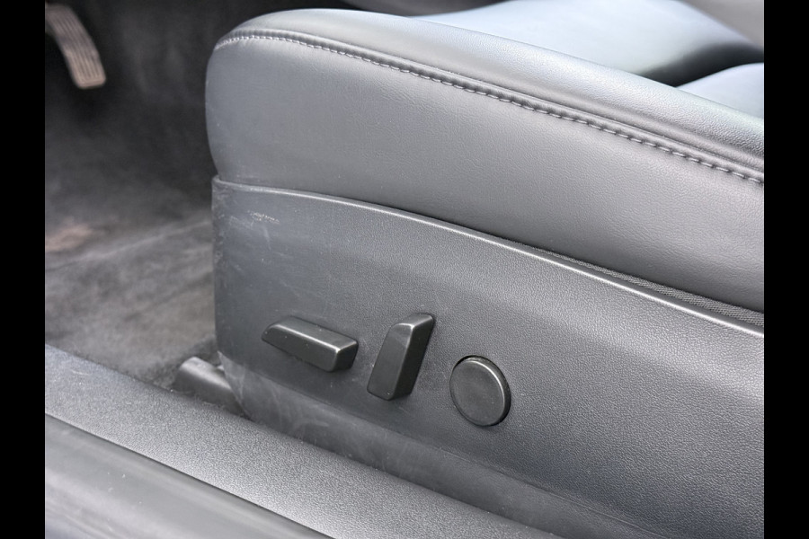 Tesla Model 3 RWD SR plus LFP Accu AutoPilot Leder Panoramadak Adaptive-Cruise Camera's Elektr.-Stuur+Stoelen+Spiegels+Geheugen+Easy-Entry+Ver Navi LED DAB Voorverwarmen Keyless One-Pedal-Drive Lmv 18" SOH 90% 1e Eigenaar Origineel Nederlandse Auto