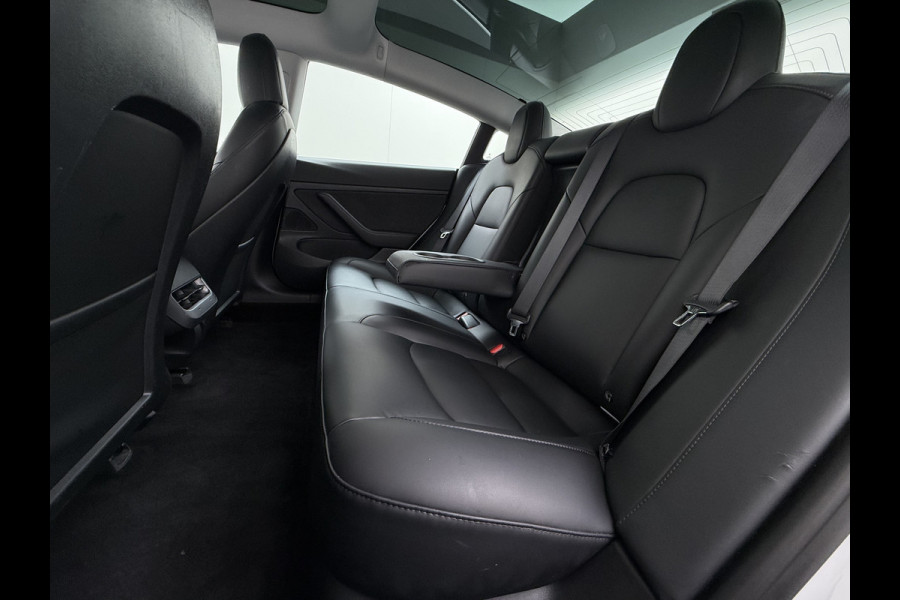 Tesla Model 3 RWD SR plus LFP Accu AutoPilot Leder Panoramadak Adaptive-Cruise Camera's Elektr.-Stuur+Stoelen+Spiegels+Geheugen+Easy-Entry+Ver Navi LED DAB Voorverwarmen Keyless One-Pedal-Drive Lmv 18" SOH 90% 1e Eigenaar Origineel Nederlandse Auto