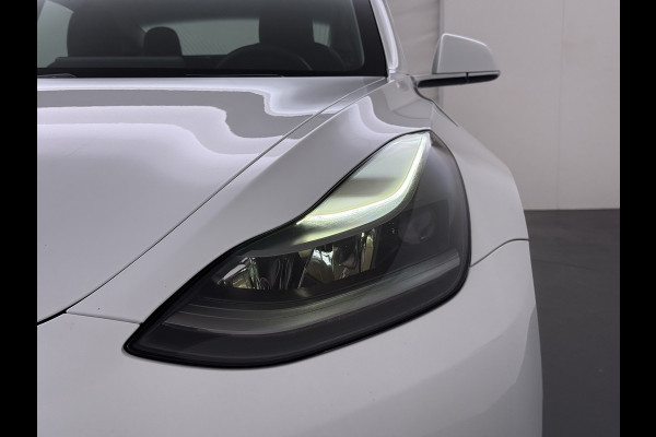 Tesla Model 3 RWD SR plus LFP Accu AutoPilot Leder Panoramadak Adaptive-Cruise Camera's Elektr.-Stuur+Stoelen+Spiegels+Geheugen+Easy-Entry+Ver Navi LED DAB Voorverwarmen Keyless One-Pedal-Drive Lmv 18" SOH 90% 1e Eigenaar Origineel Nederlandse Auto