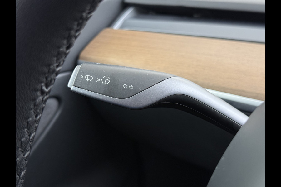 Tesla Model 3 RWD SR plus LFP Accu AutoPilot Leder Panoramadak Adaptive-Cruise Camera's Elektr.-Stuur+Stoelen+Spiegels+Geheugen+Easy-Entry+Ver Navi LED DAB Voorverwarmen Keyless One-Pedal-Drive Lmv 18" SOH 90% 1e Eigenaar Origineel Nederlandse Auto