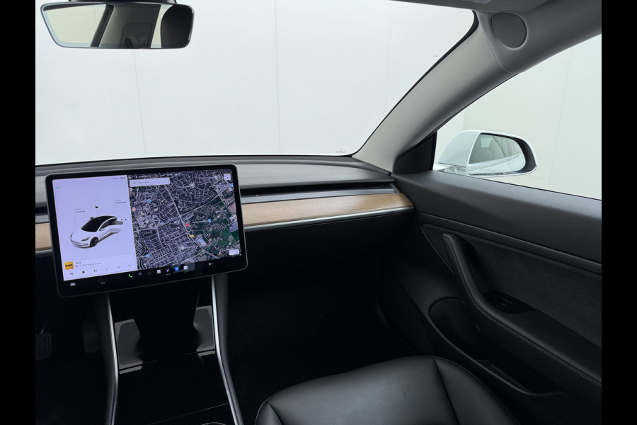 Tesla Model 3 RWD SR plus LFP Accu AutoPilot Leder Panoramadak Adaptive-Cruise Camera's Elektr.-Stuur+Stoelen+Spiegels+Geheugen+Easy-Entry+Ver Navi LED DAB Voorverwarmen Keyless One-Pedal-Drive Lmv 18" SOH 90% 1e Eigenaar Origineel Nederlandse Auto
