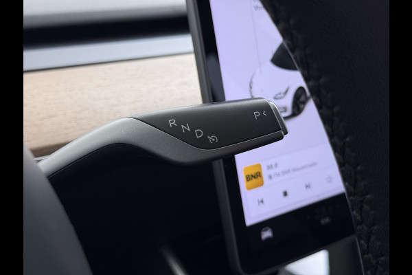Tesla Model 3 RWD SR plus LFP Accu AutoPilot Leder Panoramadak Adaptive-Cruise Camera's Elektr.-Stuur+Stoelen+Spiegels+Geheugen+Easy-Entry+Ver Navi LED DAB Voorverwarmen Keyless One-Pedal-Drive Lmv 18" SOH 90% 1e Eigenaar Origineel Nederlandse Auto