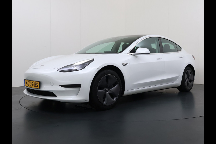 Tesla Model 3 RWD SR plus LFP Accu AutoPilot Leder Panoramadak Adaptive-Cruise Camera's Elektr.-Stuur+Stoelen+Spiegels+Geheugen+Easy-Entry+Ver Navi LED DAB Voorverwarmen Keyless One-Pedal-Drive Lmv 18" SOH 90% 1e Eigenaar Origineel Nederlandse Auto