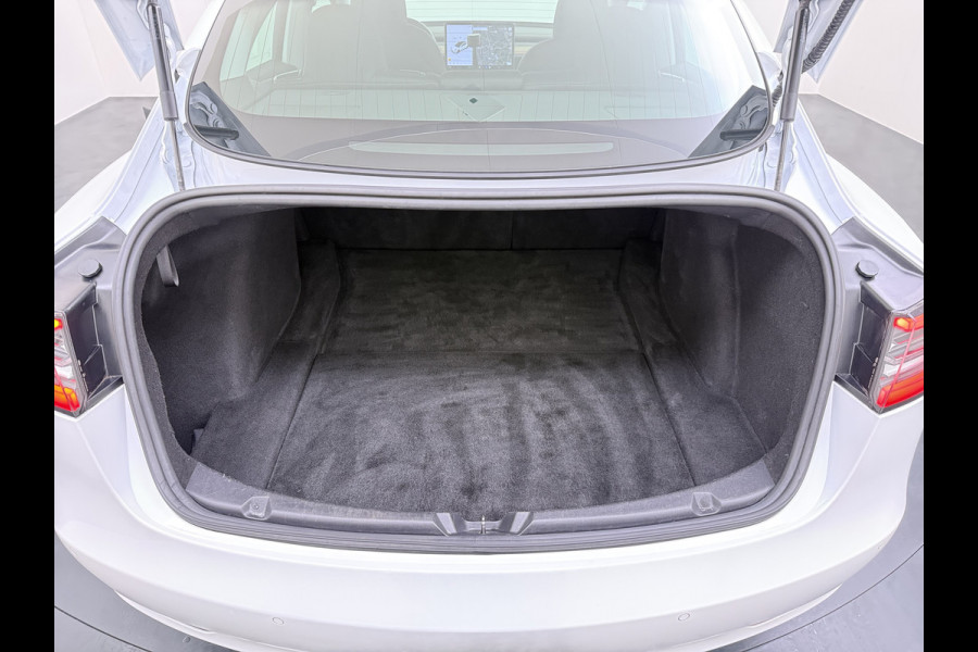 Tesla Model 3 RWD SR plus LFP Accu AutoPilot Leder Panoramadak Adaptive-Cruise Camera's Elektr.-Stuur+Stoelen+Spiegels+Geheugen+Easy-Entry+Ver Navi LED DAB Voorverwarmen Keyless One-Pedal-Drive Lmv 18" SOH 90% 1e Eigenaar Origineel Nederlandse Auto
