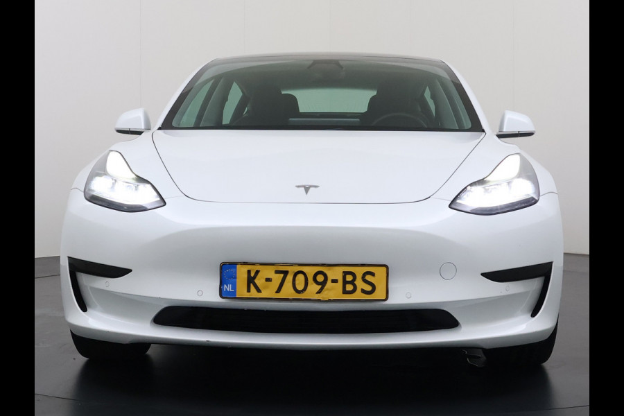 Tesla Model 3 RWD SR plus LFP Accu AutoPilot Leder Panoramadak Adaptive-Cruise Camera's Elektr.-Stuur+Stoelen+Spiegels+Geheugen+Easy-Entry+Ver Navi LED DAB Voorverwarmen Keyless One-Pedal-Drive Lmv 18" SOH 90% 1e Eigenaar Origineel Nederlandse Auto