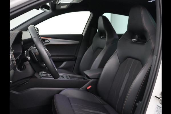 CUPRA Formentor 1.4 eHybrid VZ | 245pk | Adaptive cruise | Stuurverwarming | Carplay | Sfeerverlichting | Camera | Sportstoelen | Full LED | Half leder | Navigatie | Keyless | PHEV | Plug In