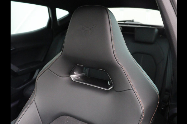 CUPRA Formentor 1.4 eHybrid VZ | 245pk | Adaptive cruise | Stuurverwarming | Carplay | Sfeerverlichting | Camera | Sportstoelen | Full LED | Half leder | Navigatie | Keyless | PHEV | Plug In