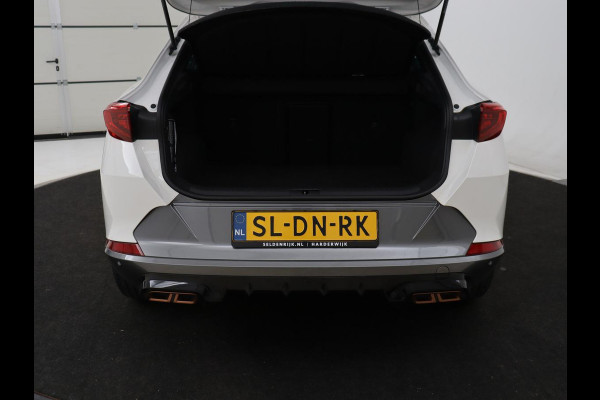 CUPRA Formentor 1.4 eHybrid VZ | 245pk | Adaptive cruise | Stuurverwarming | Carplay | Sfeerverlichting | Camera | Sportstoelen | Full LED | Half leder | Navigatie | Keyless | PHEV | Plug In