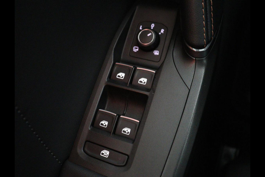 CUPRA Formentor 1.4 eHybrid VZ | 245pk | Adaptive cruise | Stuurverwarming | Carplay | Sfeerverlichting | Camera | Sportstoelen | Full LED | Half leder | Navigatie | Keyless | PHEV | Plug In