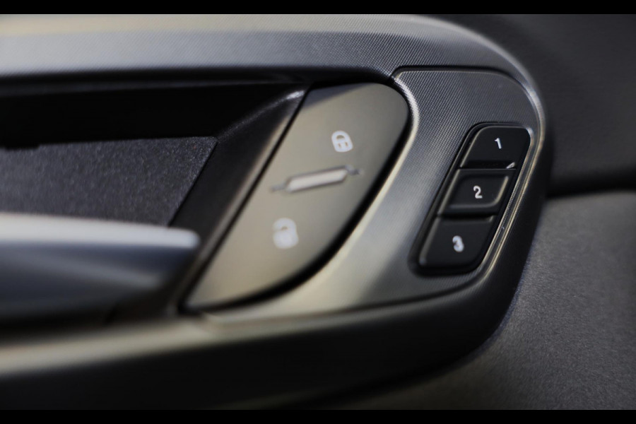 Alfa Romeo Tonale 1.5T Hybrid Veloce / 160 PK / Acc / Leder / Navi / 360 Camera / HK / Sfeerverlichting / Dode Hoek / Lane Assist