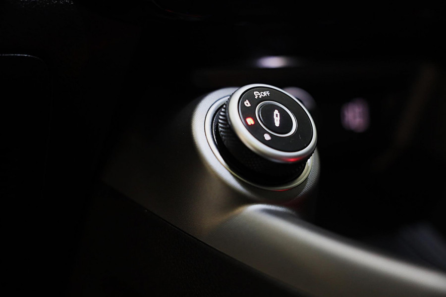 Alfa Romeo Tonale 1.5T Hybrid Veloce / 160 PK / Acc / Leder / Navi / 360 Camera / HK / Sfeerverlichting / Dode Hoek / Lane Assist