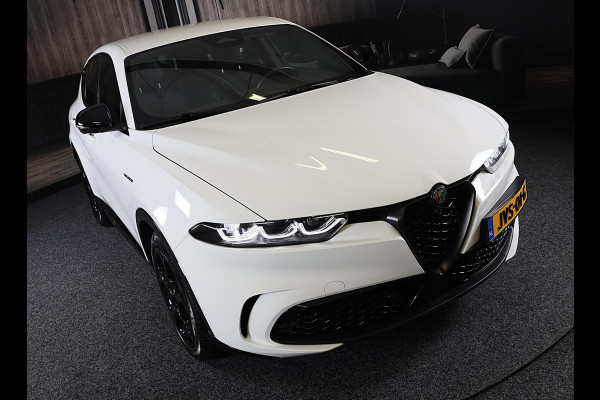 Alfa Romeo Tonale 1.5T Hybrid Veloce / 160 PK / Acc / Leder / Navi / 360 Camera / HK / Sfeerverlichting / Dode Hoek / Lane Assist