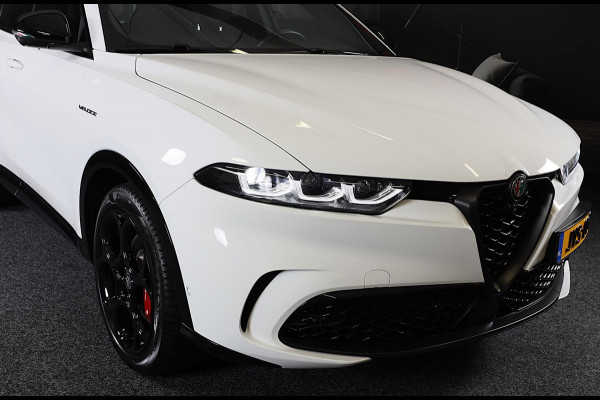 Alfa Romeo Tonale 1.5T Hybrid Veloce / 160 PK / Acc / Leder / Navi / 360 Camera / HK / Sfeerverlichting / Dode Hoek / Lane Assist